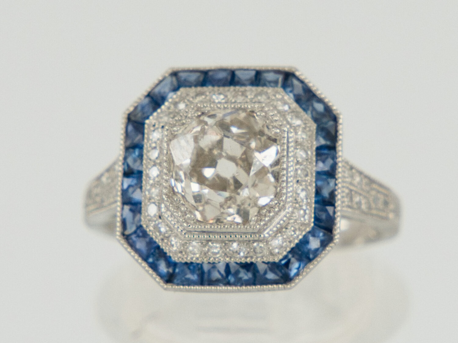 Our Ultimate Guide To Vintage and Antique Engagement Rings – Lillicoco